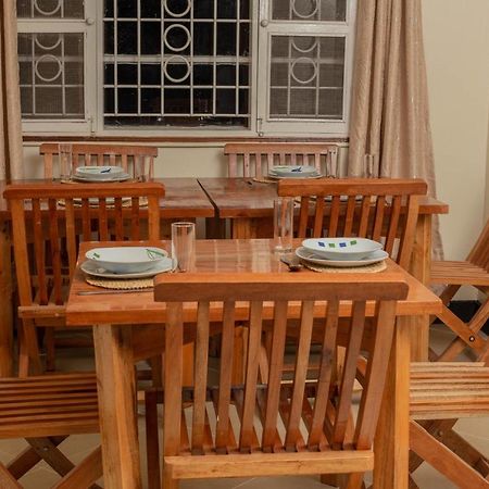 Miika Guest House Энтеббе Экстерьер фото