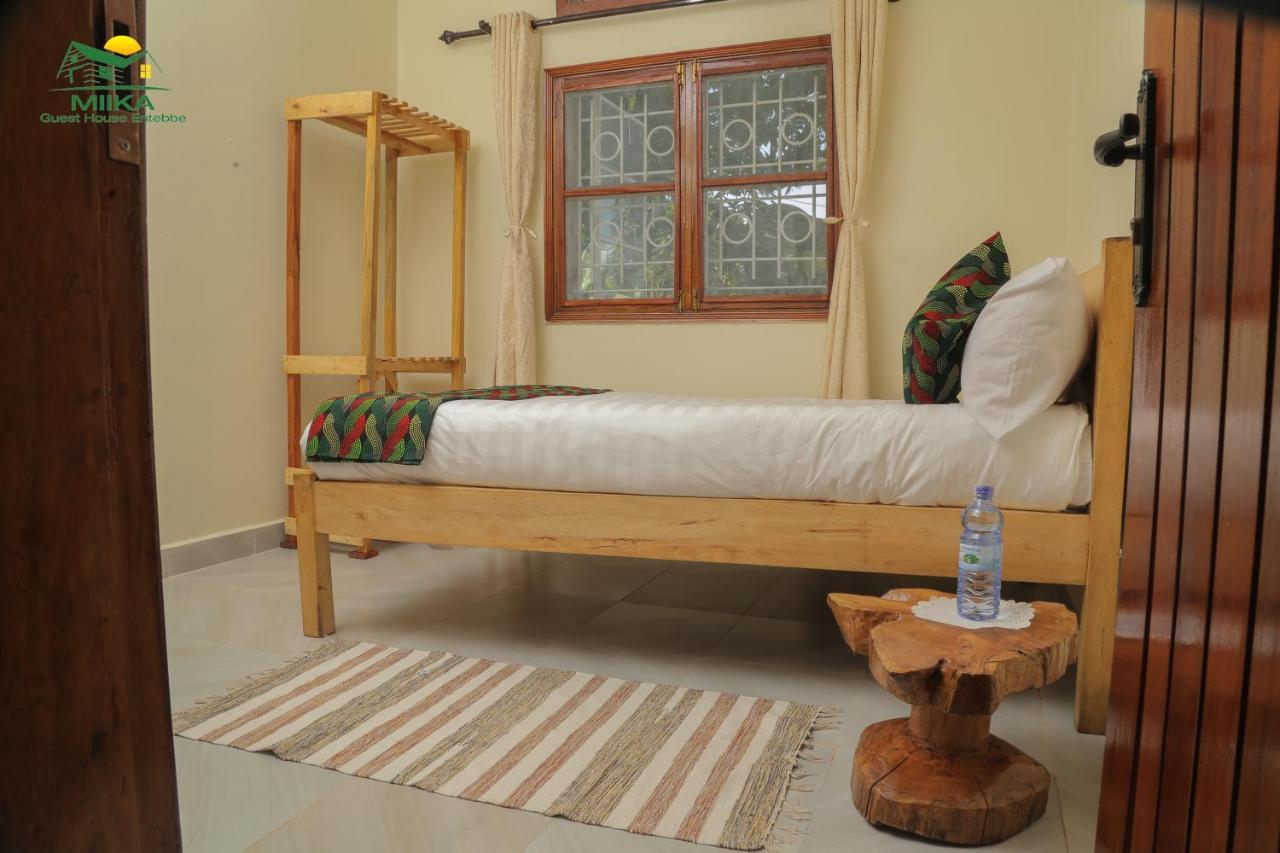Miika Guest House Энтеббе Экстерьер фото